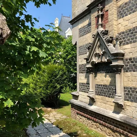 Centre, Plage, Casino Et Hippodrome