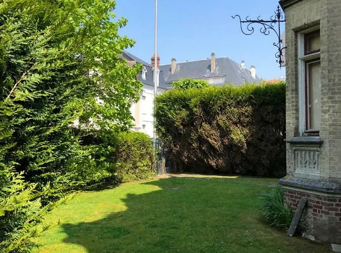 Centre, Plage, Casino Et Hippodrome