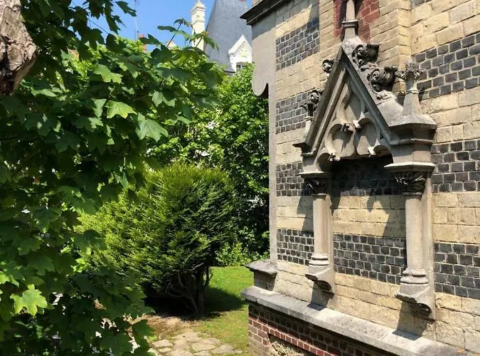 Centre, Plage, Casino Et Hippodrome